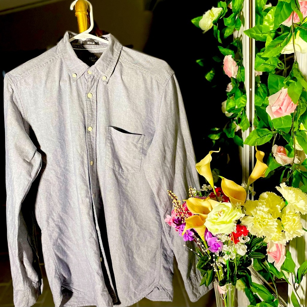 Men’s Shirt Like New Look Nice When Wearing with Jeans.